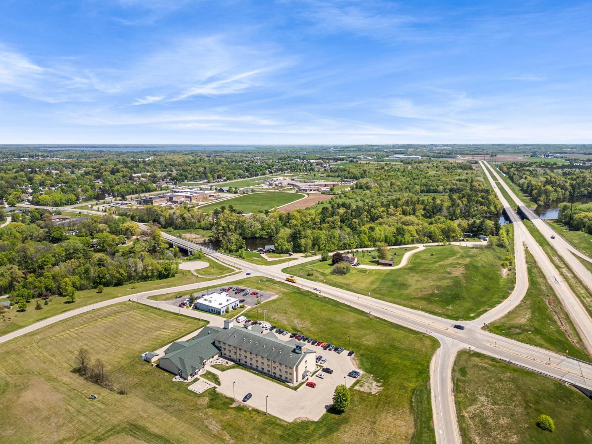 Boarders Inn & Suites By Cobblestone Hotels - Shawano Exterior foto