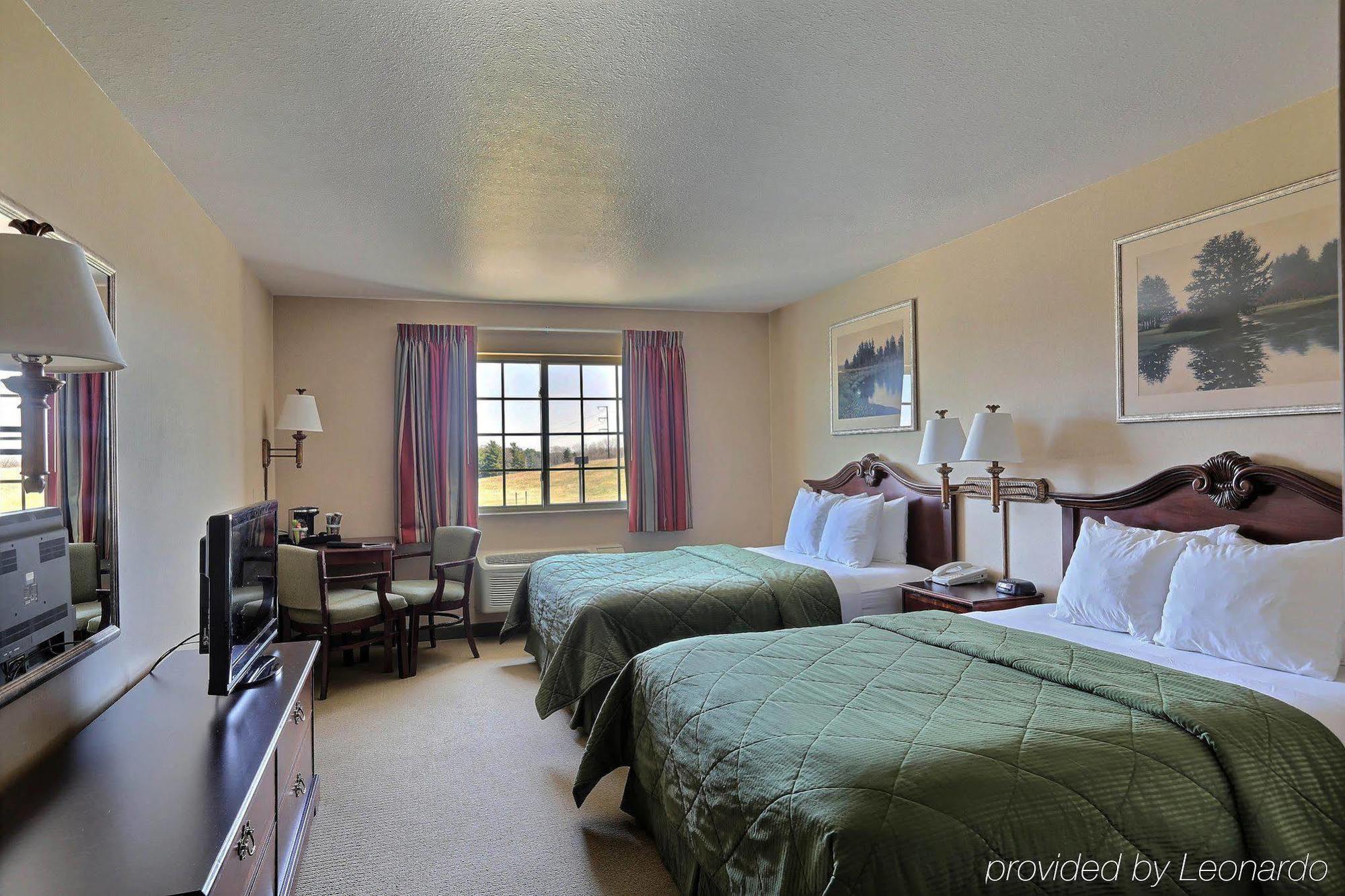 Boarders Inn & Suites By Cobblestone Hotels - Shawano Exterior foto